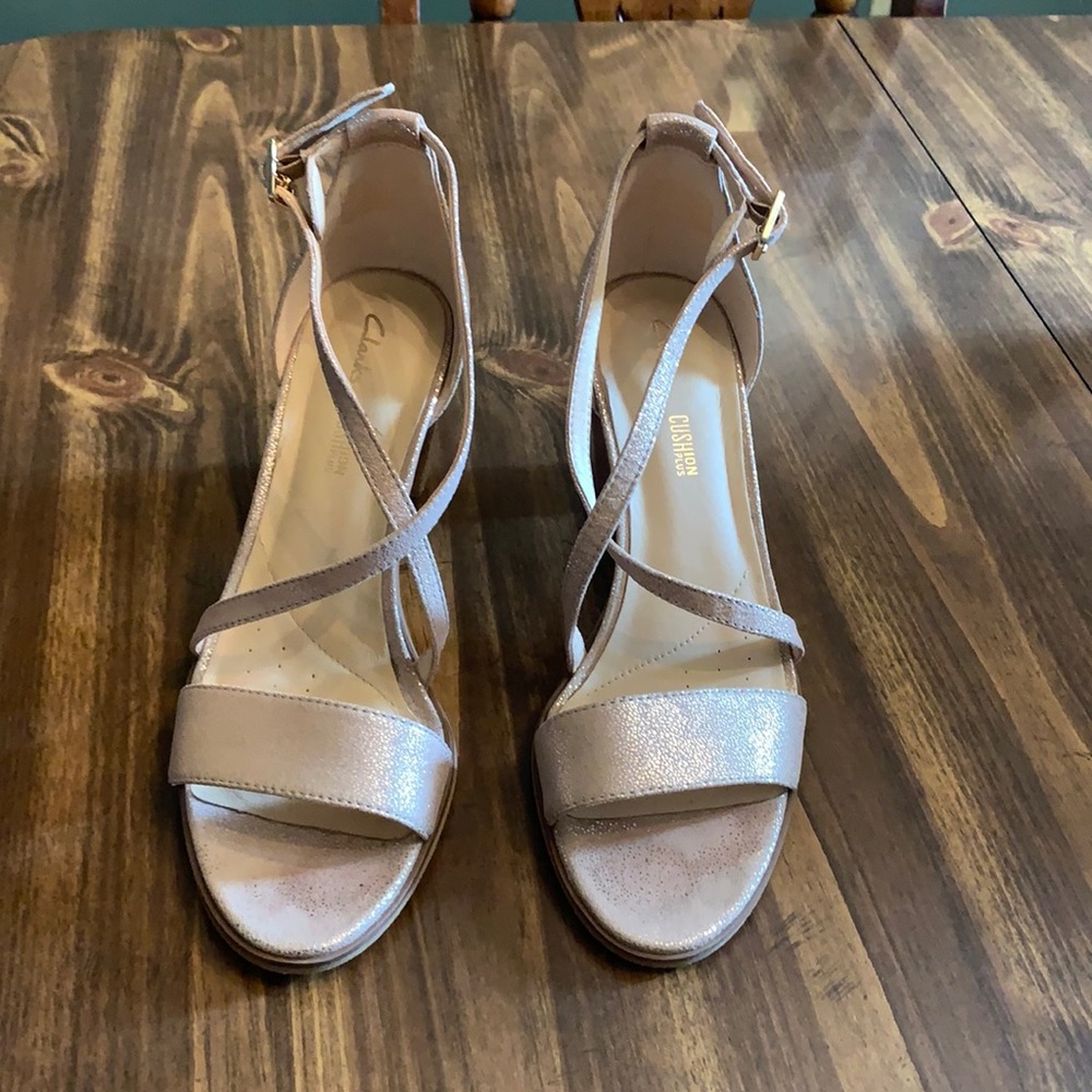 Clarks Women’s Gold Heels Size 9.5